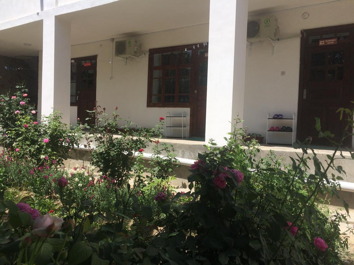 Salom Hostel Panjakent Екстер'єр фото